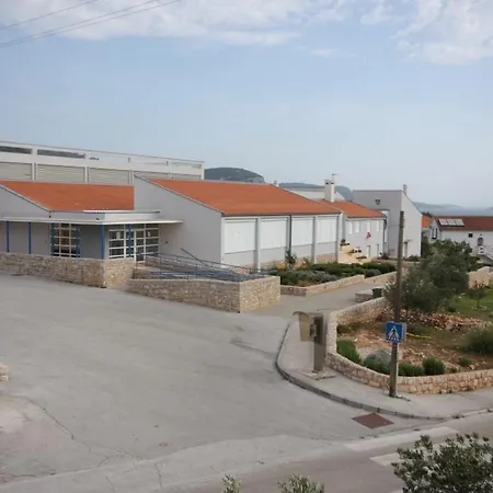 With Parking Space Cove Mala Lamjana, Ugljan - 350 *