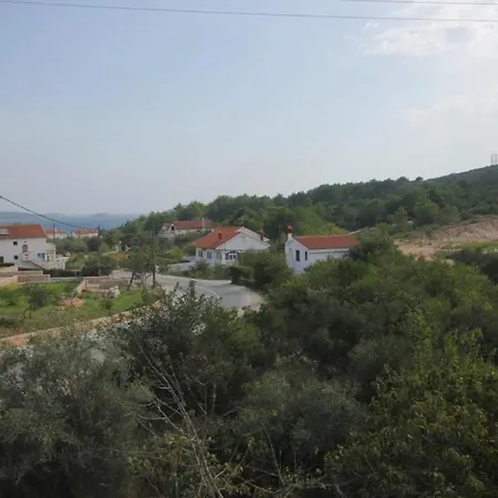 Apartment With Parking Space Cove Mala Lamjana, Ugljan - 350 *