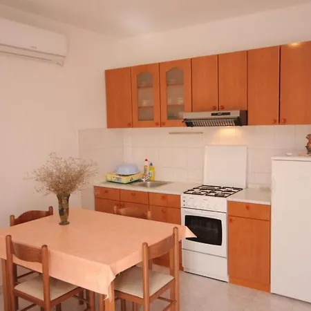 With Parking Space Cove Mala Lamjana, Ugljan - 350 Apartment *