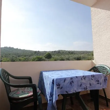 Apartment With Parking Space Cove Mala Lamjana, Ugljan - 350 *