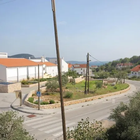 With Parking Space Cove Mala Lamjana, Ugljan - 350 * Kali