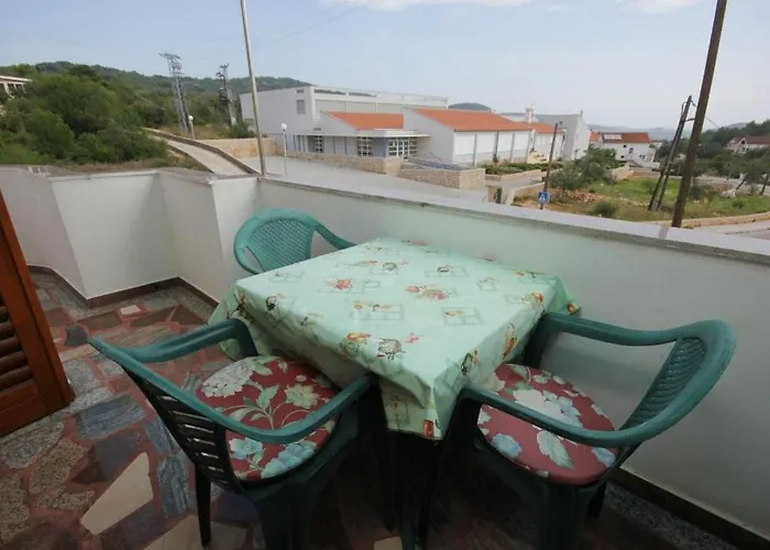 With Parking Space Cove Mala Lamjana, Ugljan - 350 Lägenhet