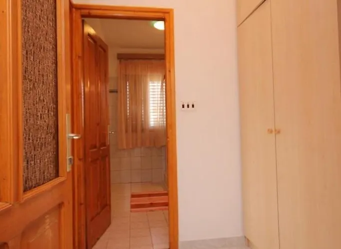 With Parking Space Cove Mala Lamjana, Ugljan - 350 Lägenhet Kali