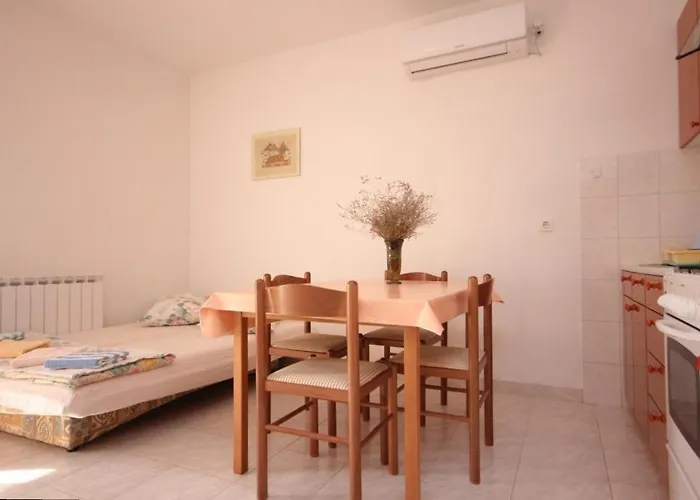 Апартаменты With Parking Space Cove Mala Lamjana, Ugljan - 350 *